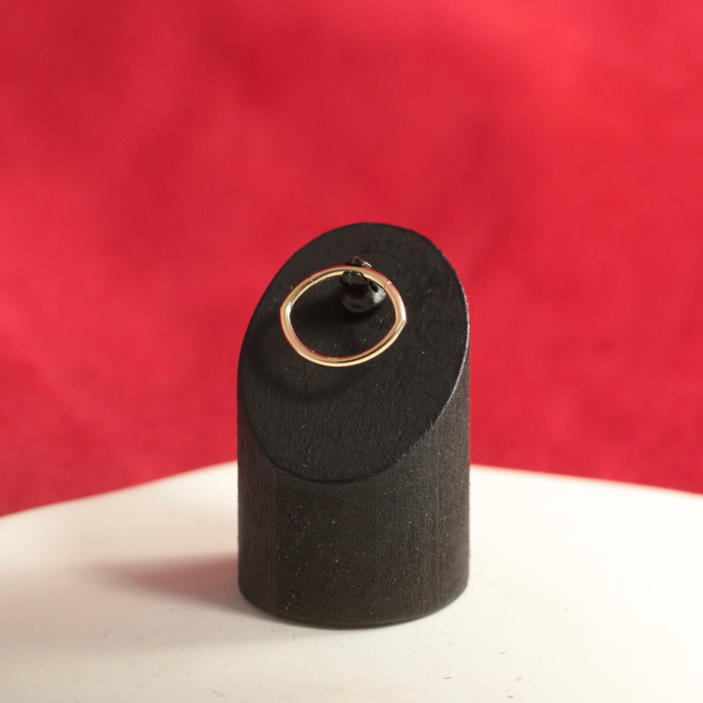 14K Gold Oval Shape Segment Clicker Ring