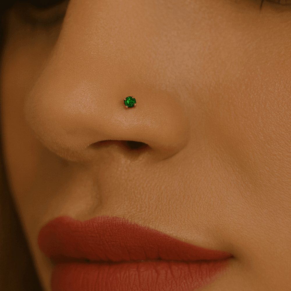 9K Gold Emerald Jewelled L-Bend Nose Stud