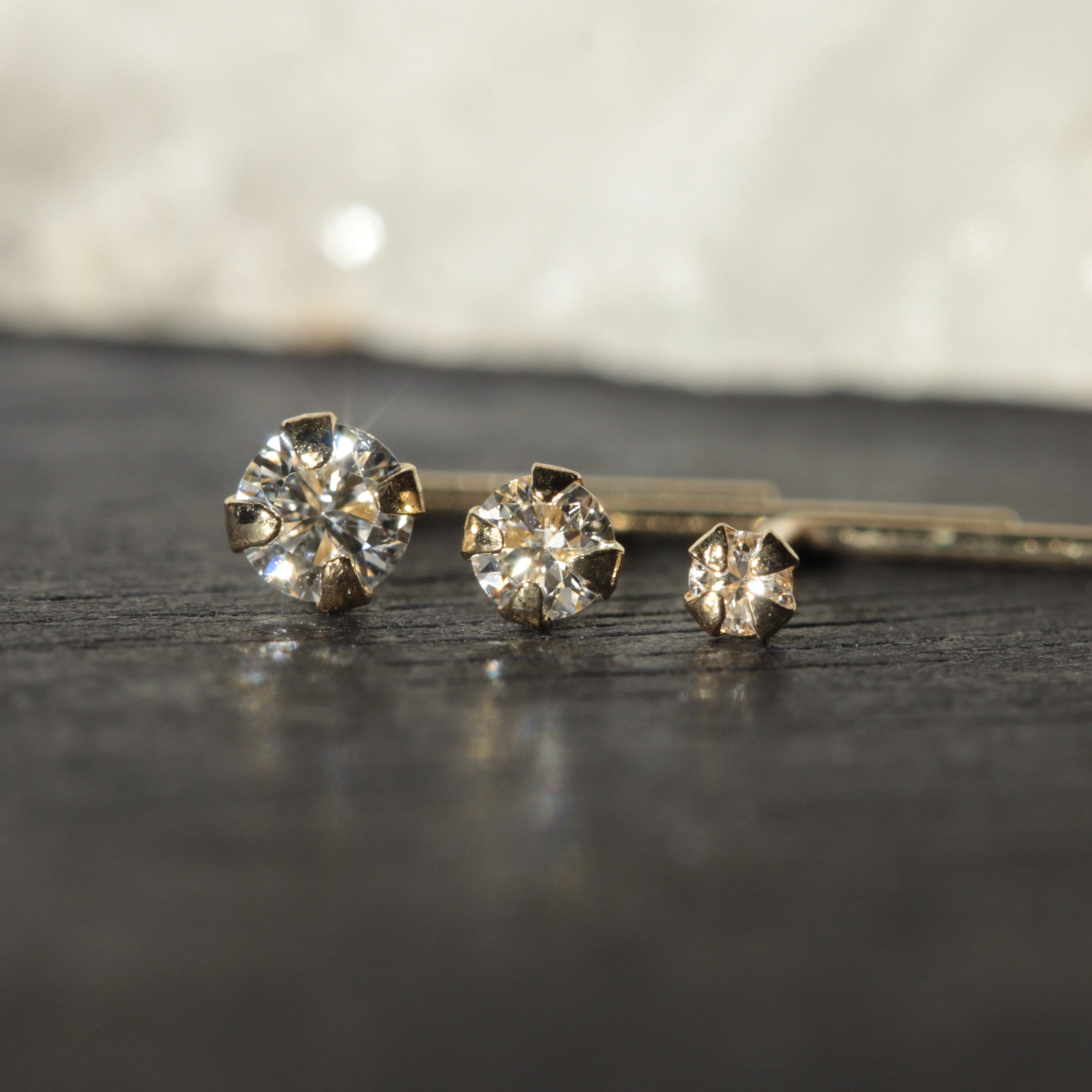 14K Gold Claw Set Round Lab Grown Diamond L-Bend Nose Stud